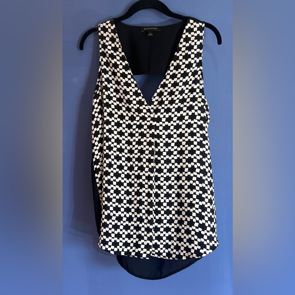 Banana Republic Black and White Open Back Sleeveless Tank Style Blouse